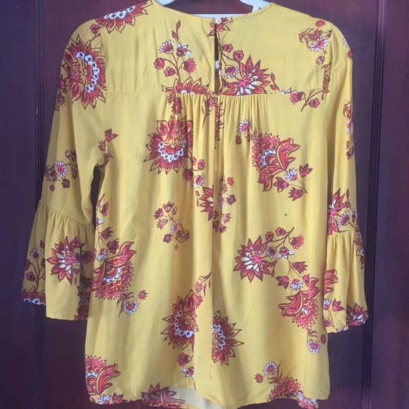 Bell sleeve top - Picture 2 of 3